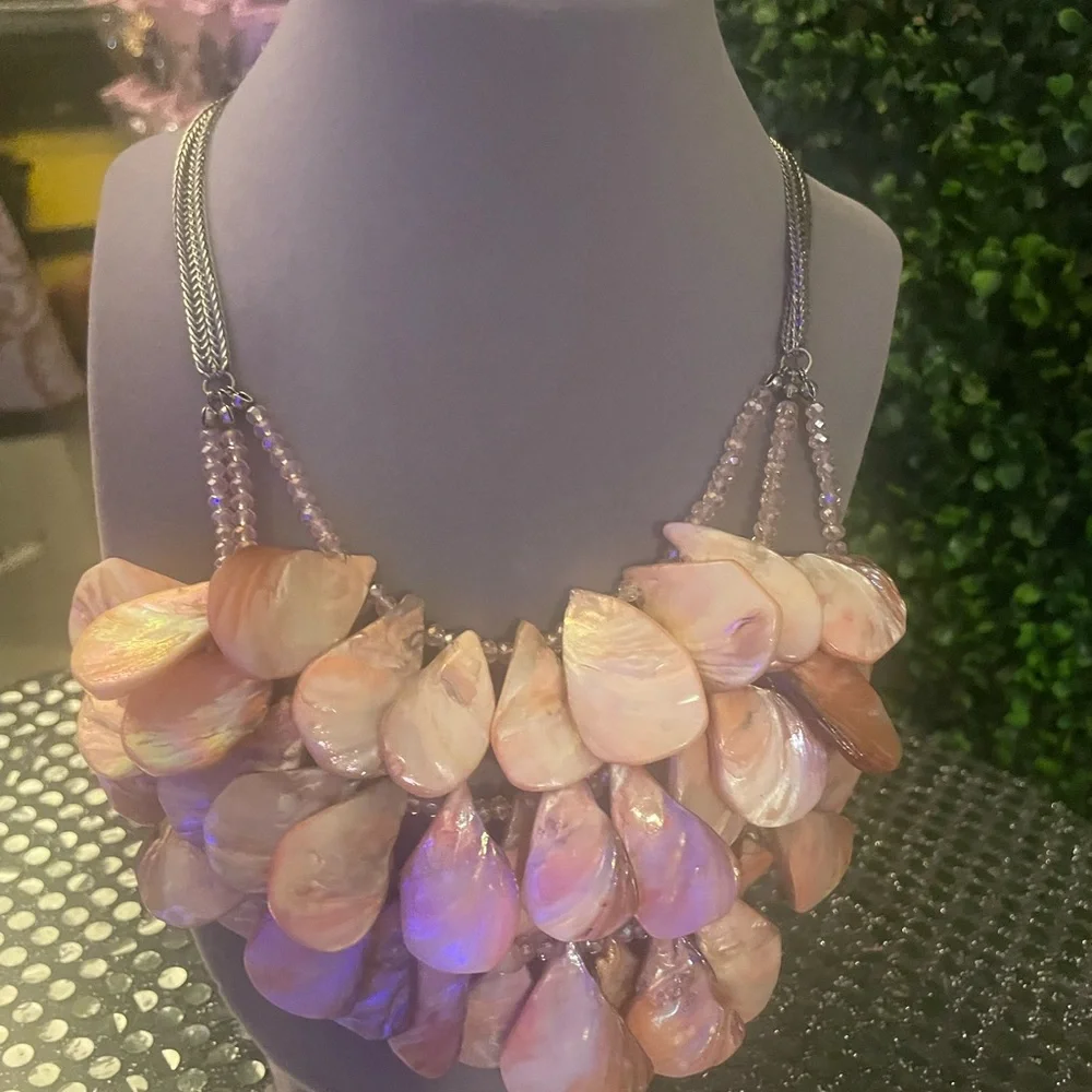 Mother of pearl sterling silver
Elegant Pink Shell Necklace - Picture 2 of 4